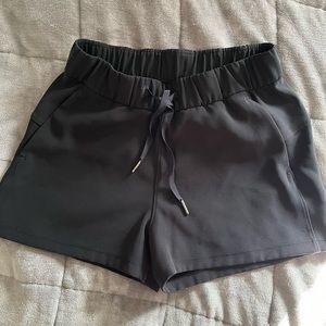 Lululemon On The Fly shorts